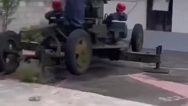 ليه الفلاحين فى الصين بيستخدموا هذه المدافع 